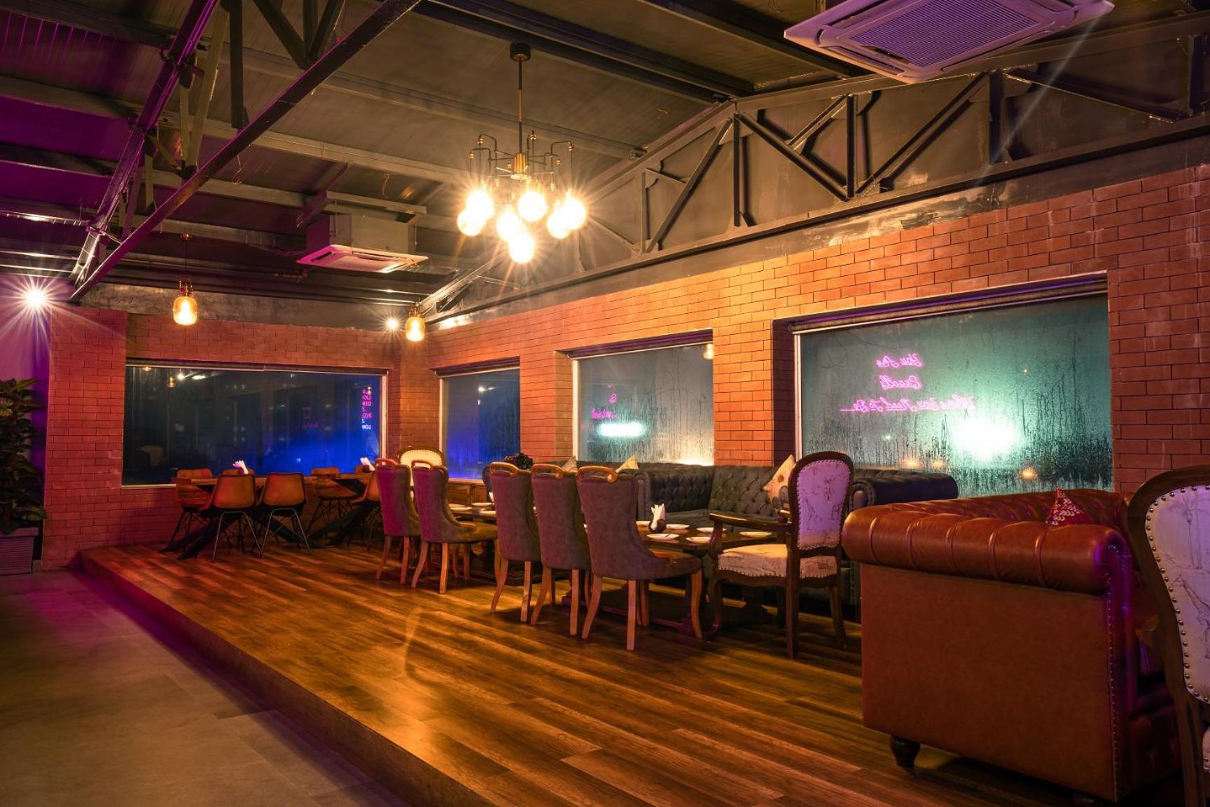 The Presidency Hotel Bhubaneswar Exterior foto