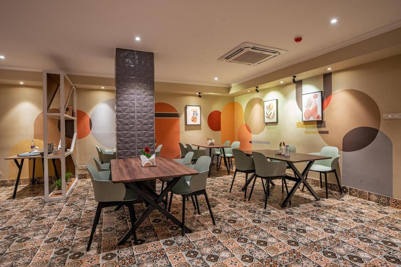 The Presidency Hotel Bhubaneswar Exterior foto