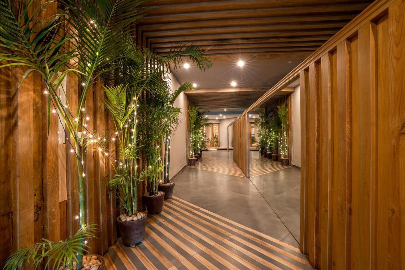 The Presidency Hotel Bhubaneswar Exterior foto