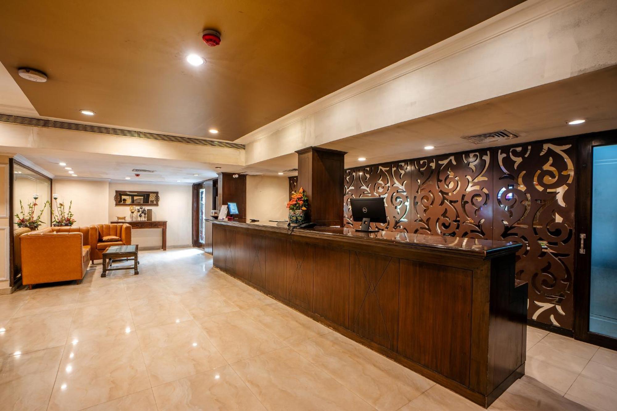 The Presidency Hotel Bhubaneswar Exterior foto