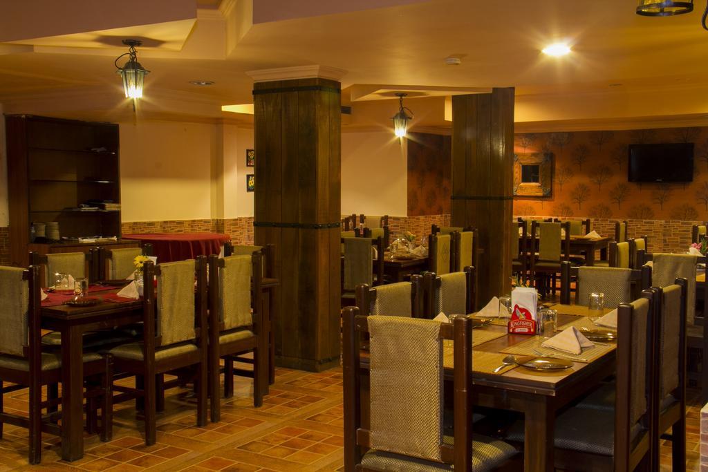 The Presidency Hotel Bhubaneswar Exterior foto